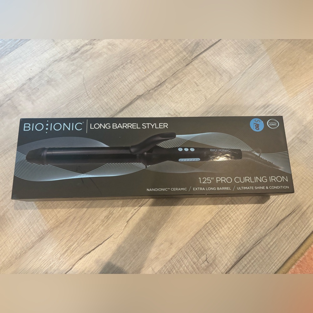 NIB 1.25” Bio Ionic Black Long Barrel Curling Iron